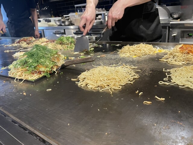 Okonomiyaki Teppanyaki Kuraya Kamiyamachiten photo 3