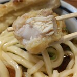 Udon Ganjin - 鶏ちく天 冷 の鶏天断面