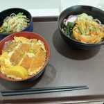 葉山町役場内食堂 - A定食(ミニカツ丼、ミニ山菜そば)、かけそば&天ぷらトッピング