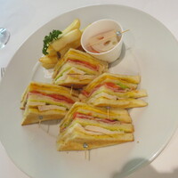 レストラン カスケード - クラブハウスサンド