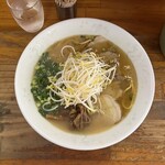 栄養軒 - ラーメン 800円