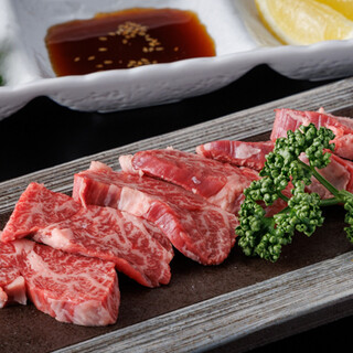 黒毛和牛の雌牛からガツシン、特選肉、野菜、〆まで食べ尽くす！