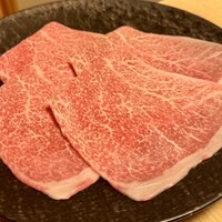 先斗町しゃぶしゃぶすき焼き きらく - サシがたっぷり