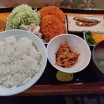 華厳 - 牛肉コロッケ定食¥750