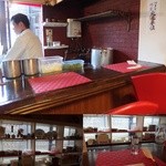 イグレック - 寸胴からは水炊きにも似た上品な鶏のブイヨンの匂いがします。カレー屋というよりフレンチの雰囲気です