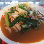 イグレック - 野菜カレー\800。トッピングの野菜は訪問時（3月）の旬の野菜を使っており、野菜の種類は季節によって変わるというこだわりが凄い