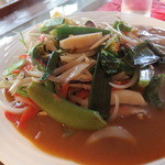 イグレック - 野菜カレー別アングル。ビーフカレーもありますが、このルウなら、ぜひ野菜と一緒がおすすめです。こだわりの旬の野菜がいただけます