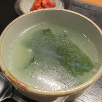 焼肉家 KAZU 神楽坂 - わかめスープ
