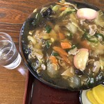 俄飯店 - 溢れそうな位の熱々の餡。