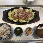 Momo kichi - 紫蘇せせり鉄板焼き定食（アップ１）