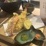 京出汁おでんと旬菜天ぷら 鳥居くぐり - 『京野菜の天ぷら 盛り合わせ』