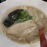 真麺 武蔵 - 豚骨ラーメン 白　近景