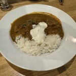 アラゴスタ - 〆のスパイスカレー(チキンココナッツ) 880円