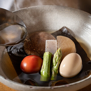 Specially selected dashi stock brings out the natural flavor of the ingredients