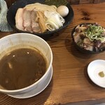 Tsukemen Itteki - 特製つけ麺とチャーシュー丼の全容