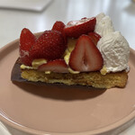 まつみ玄璽 - 料理写真:ボリューム大きめが嬉しい♥️大阪市内だったら1000円越えのタルトフレーズよ(๑'ڡ'๑)୨美味しい！！