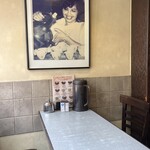 カリーライス専門店エチオピア - 2階テーブル席