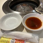 鶴橋ホルモン本舗 - 網とタレ