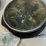 鶴橋ホルモン本舗 - わかめスープ