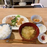 Donabe Gohan Ao - 土鍋ご飯定食（香味豚と蒸し鶏の盛り合わせ）