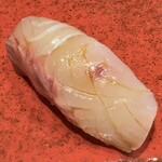 Hakata Sushi Takayama - 石鯛→分厚くシコシコ食感。甘味があり旨味が広がる。