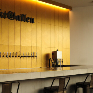 開放感のあるスタイリッシュな空間◆一軒目、サク飲みにも最適