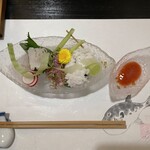Fugu oryouri dokoro den - 鱧の炙りと湯引きを梅肉ソースで