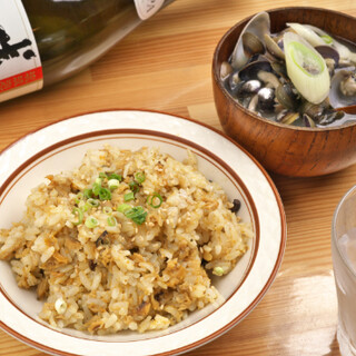 テイクアウトや通販も◎人気の「名物貝めし」は〆にもおすすめ