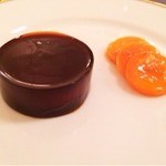 ル ベルクレイ - 2014.2.  ジビエのコンソメで包んだフォワグラのコンフィ ポルト酒とバルサミコ風味 人参のフォンダンクミン風味