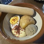 シーフードスタンド パチョレック ハナタレ - あつあつポテサラ　カニ味噌トッピング