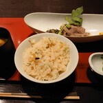 積善館 佳松亭 - 上州牛　美味しくていくらでも食べられる！！ご飯にも合いすぎ！！　ここまできて連れがお腹満タンとのことですかさずもらっちゃいました！！炊き込みごはんも良いお味で！！