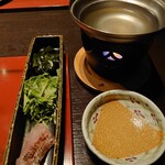 積善館 佳松亭 - 鯛のしゃぶしゃぶ　他のものが美味しすぎて、こちらは少し　う〜ん　って感じです！！　無くするか何かに変えた方が良いかも