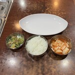 무교동 북어국집 - 白飯とスープ。