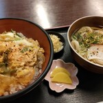 Nakano Ya - コロッケ丼のご飯大盛り、900+50円。