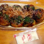 築地銀だこ - 料理写真:たこ焼きテイクアウト 626円