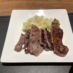 牛たん 仙台牛 伊勢屋 - 