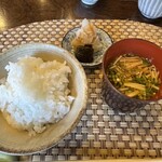 Kyouryourikawai - ご飯、香の物、味噌汁