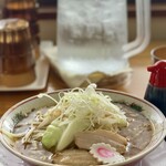 麺屋 太陽 - 料理写真:子ブタさんらーめん880円