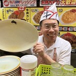 牛八 - 会うと元気になる気さくな店長(本人承諾)