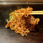 Okonomiyaki Yakisoba Konamon Tarou - お箸で掴みやすい。