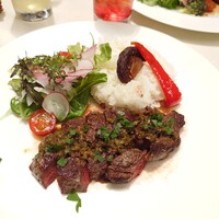 キハチ 青山本店 - 牛肉のステーキごはん　紫蘇の実アンチョビソース