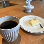 GRASS - Today’s Cofee    バスクチーズケーキ