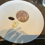 タワーズ - 前菜　国産鴨、鶏、フォアグラのパテ
      