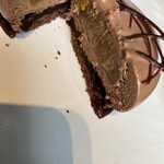 タワーズ - チョコの濃厚さを真ん中のオレンジが最後に爽やかにしてくれます。