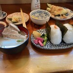 活魚料理 広海 - お味噌汁とおにぎり