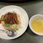 牡丹園 - 日曜ランチのうなぎ炒飯とスープ¥1100