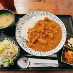 Kitchen あすか - チキンカレー 税込800円（R5.10時点）