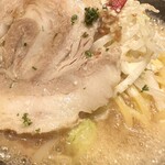 石焼生パスタ 蔵之助 - 煮えたぎる石焼泡二郎　ぐつぐつです　お肉はホロホロ