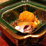 京味 もと井 - ホワイトアスパラ、ワサビの醤油漬け、イイダコ、生うに酢橘のジュレがけ