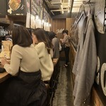 246925436 - 店内は女性客でみっしり。